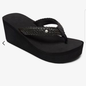 Roxy platform black sandels